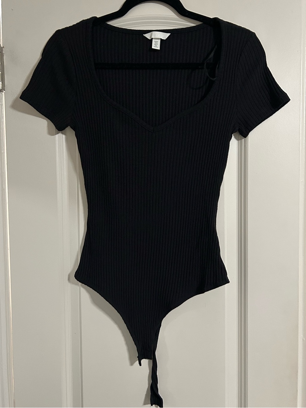 H&M Black Ribbed Short Sleeve Scoop Neck Bodysuit